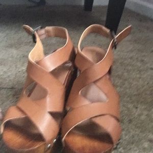Wood wedge heels
